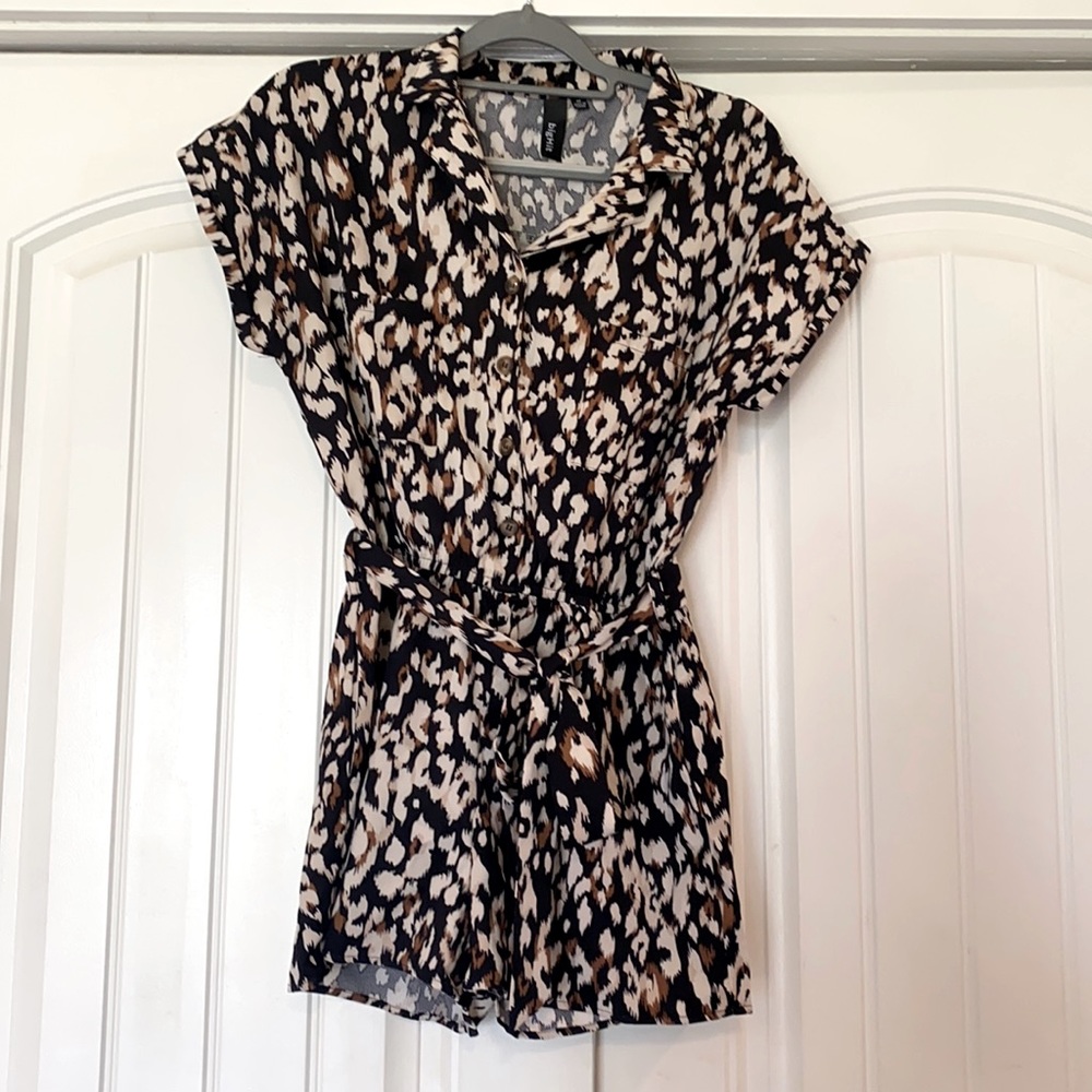 Big Hit medium women’s romper. NWOT